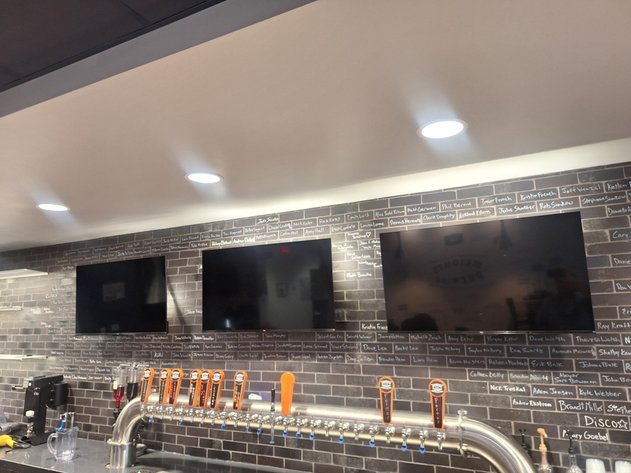 Image for (5) Flat Screen TVs