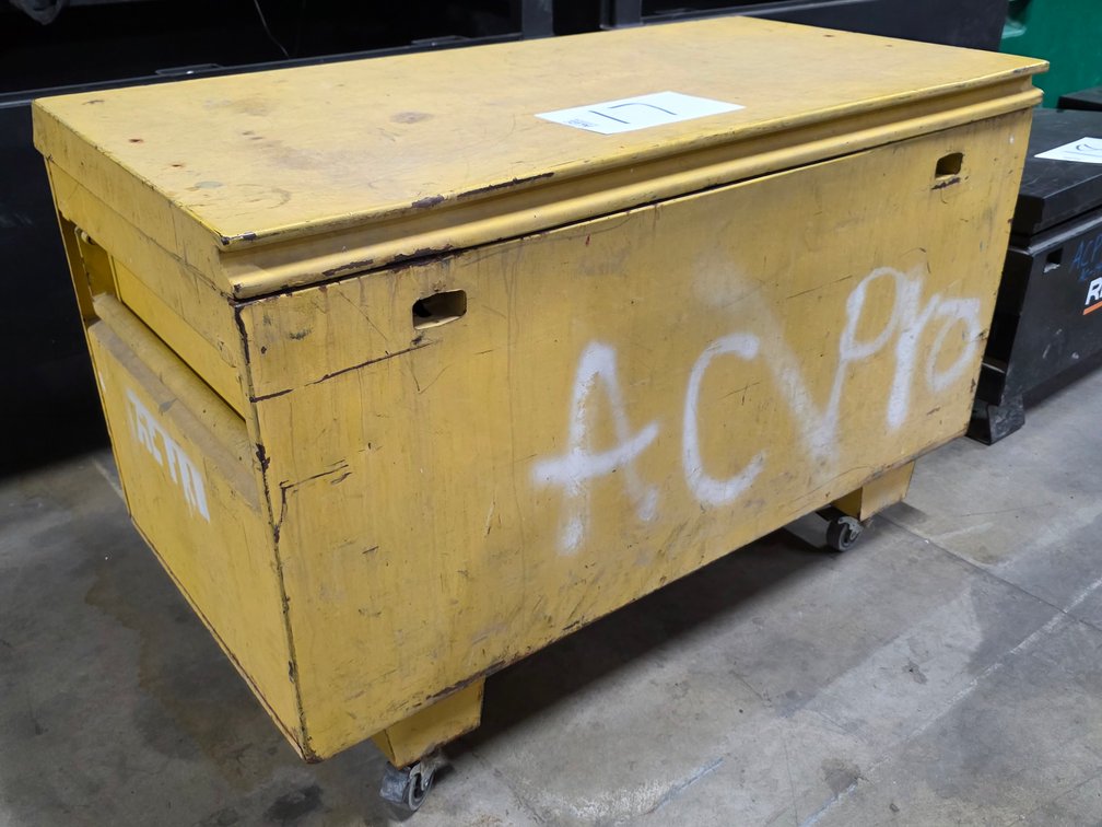 Flat-Top Jobsite Storage Chest