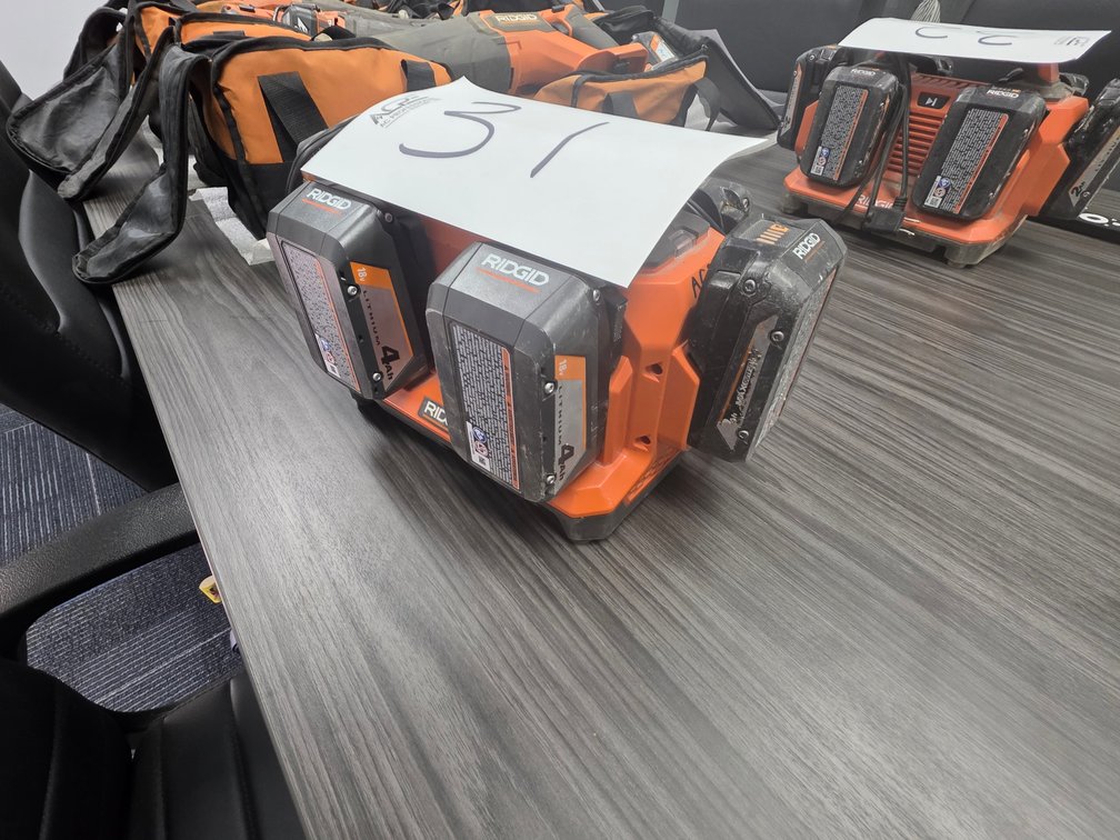 RIDGID 18V 6-Port Sequential Charger