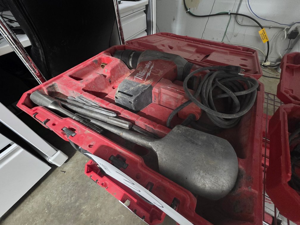 Milwaukee SDS-Max Rotary Hammer Kit