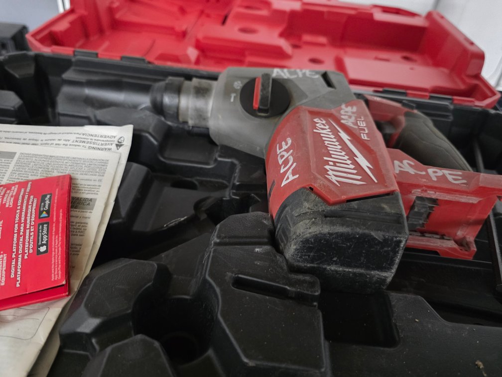 Milwaukee SDS-Plus Rotary Hammer Kit