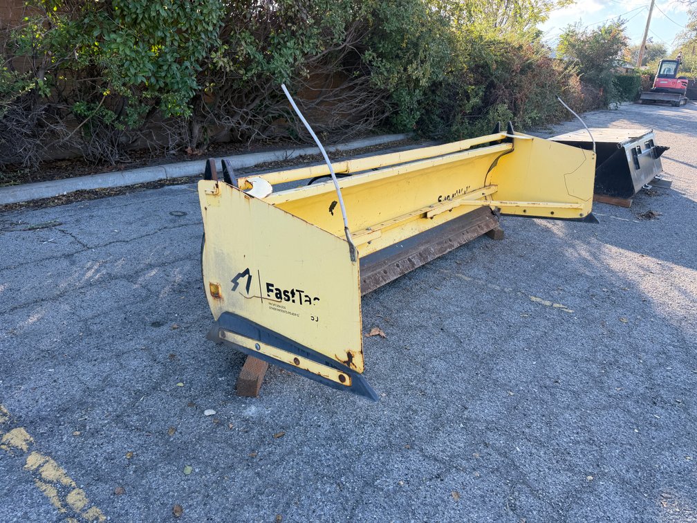 SNOWWOLF Ultra 120 Snow Plow Attachment