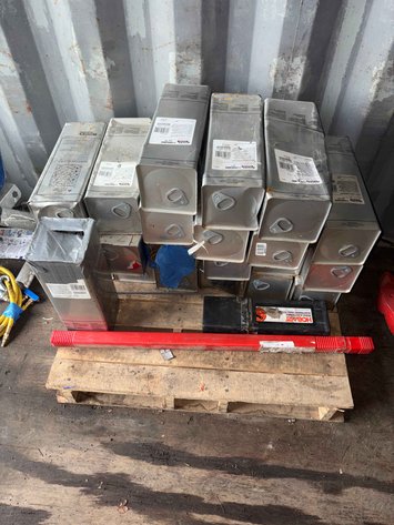Image for (21) LINCOLN ELECTRIC Welding Electrodes in Sealed Cans