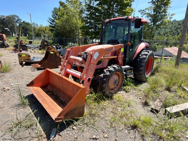 Image for 2011 KUBOTA M7040D Tractor
