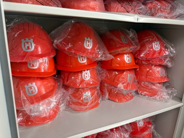 Image for (16) HUSQVARNA Orange Hard Hats