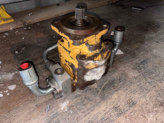 Image for Heavy Equipment Hydraulic Gear Pump With Splined Shaft & Hose Assemblies