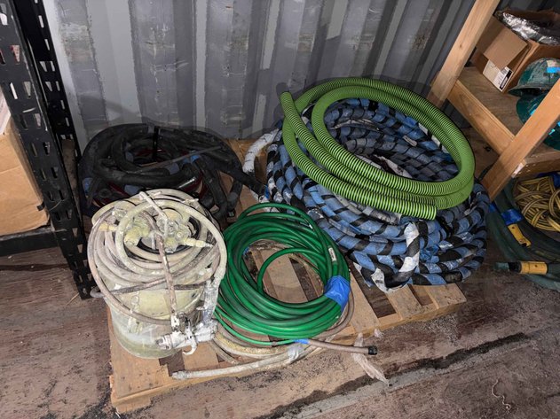 Image for Pressure-Feed Paint Tank, Spray Guns & Hoses