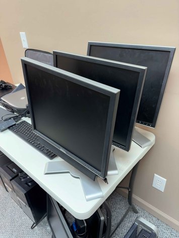 Image for (3) DELL Monitors