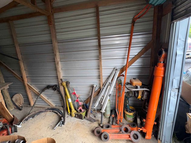 Image for Hydraulic Cylinders, Linkage Arms, Hoses & Auger Bit