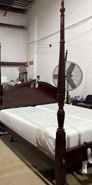Four-Poster Bed with Adjustable Sealy Mattresses, 87×81 Inches