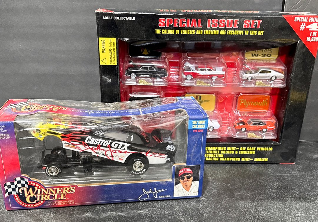 Special Issue Die-Cast Set and Winner’s Circle Castrol GTX Funny Car