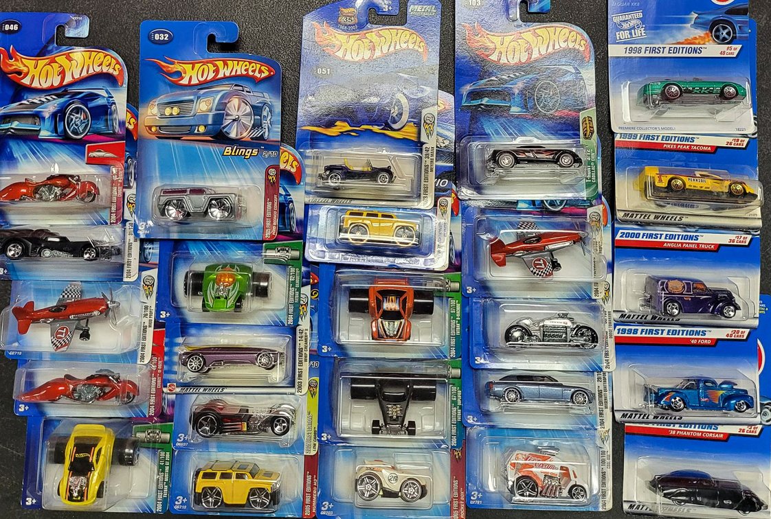 Hot Wheels Collection: 24 First Editions Plus 1 Treasure Hunt Series