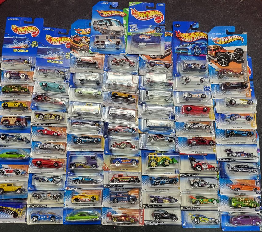 70 Hot Wheels Cars Plus 2 Treasure Hunt Series in Original Packaging