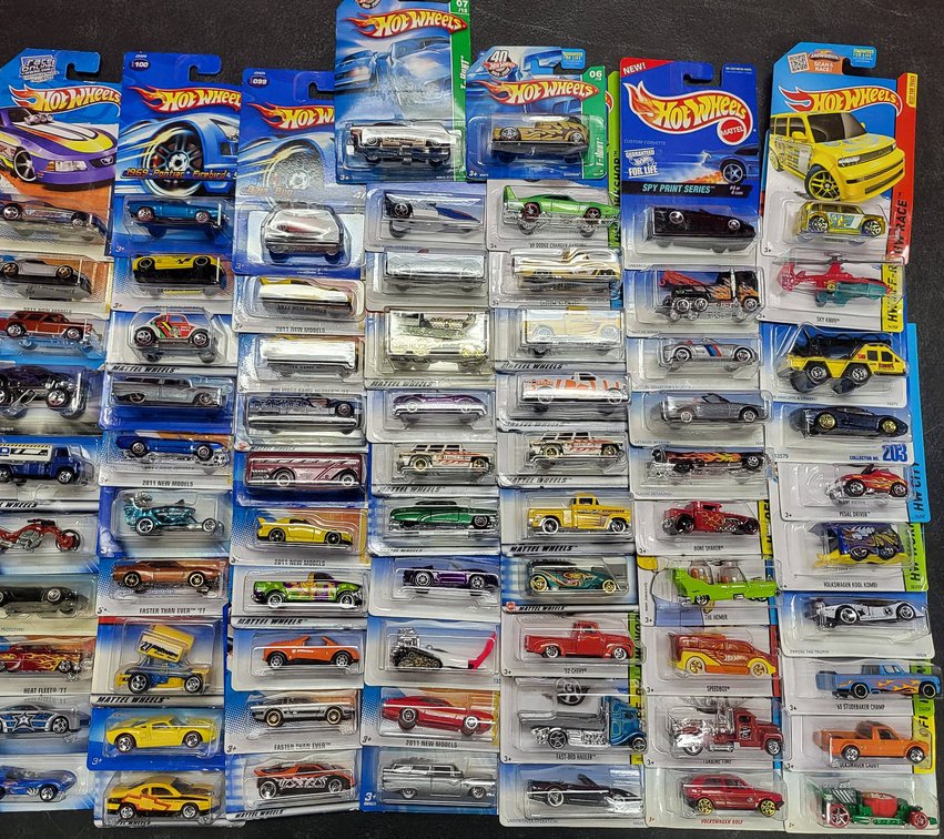 70 Hot Wheels Cars Plus 2 Treasure Hunt Series, Packaged