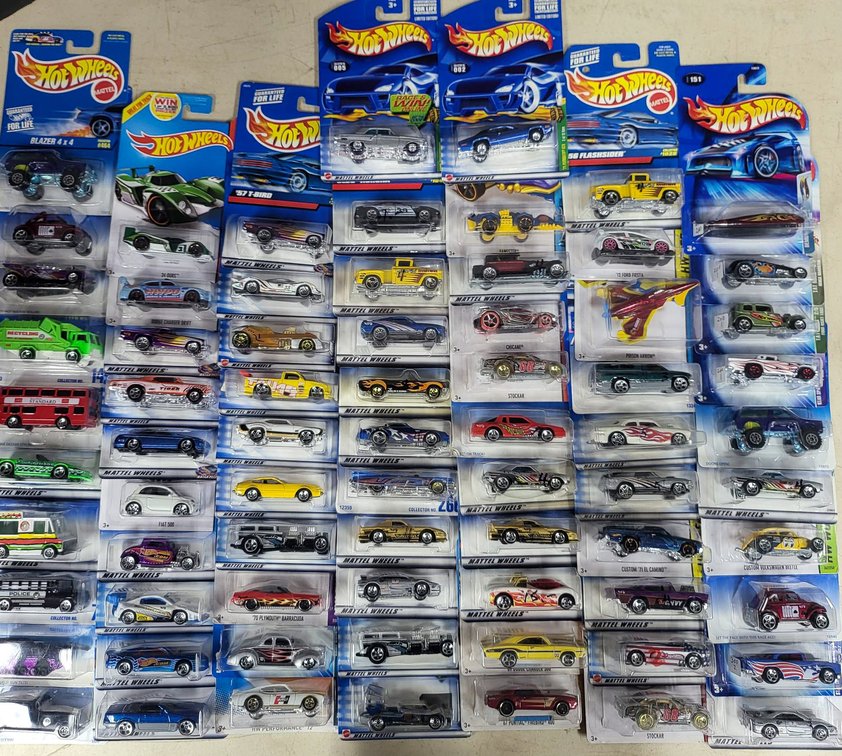 70 Hot Wheels Cars Including 2 Treasure Hunt Series