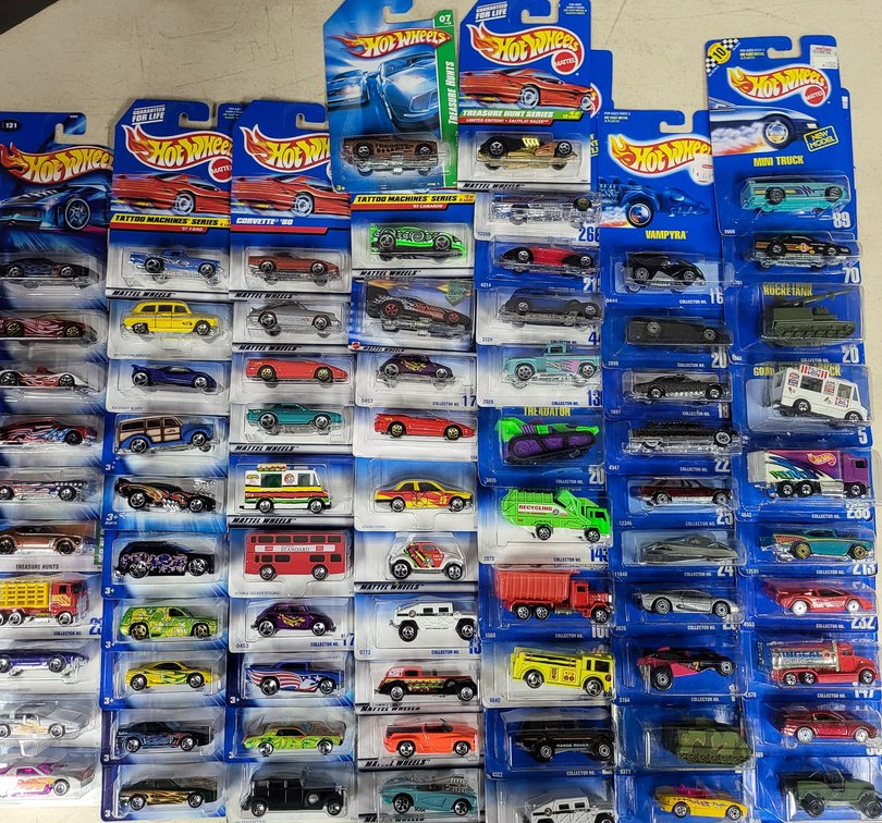 70 Hot Wheels Cars Plus 2 Treasure Hunt Series