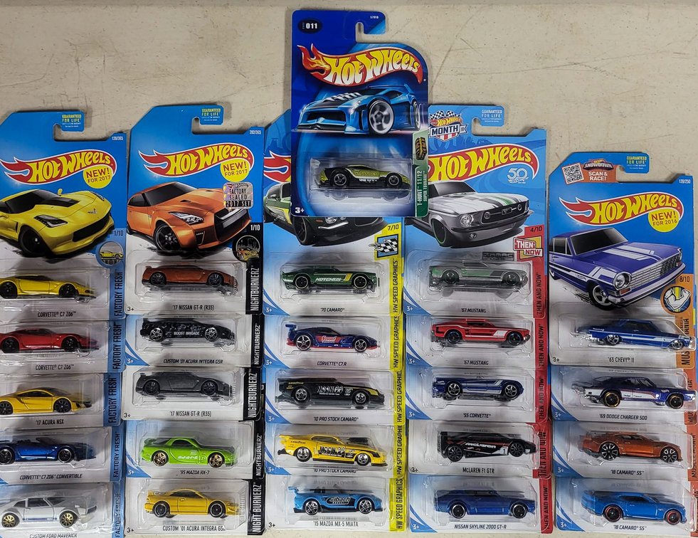 24 Hot Wheels Series Plus 1 Treasure Hunt Series, New in Packaging