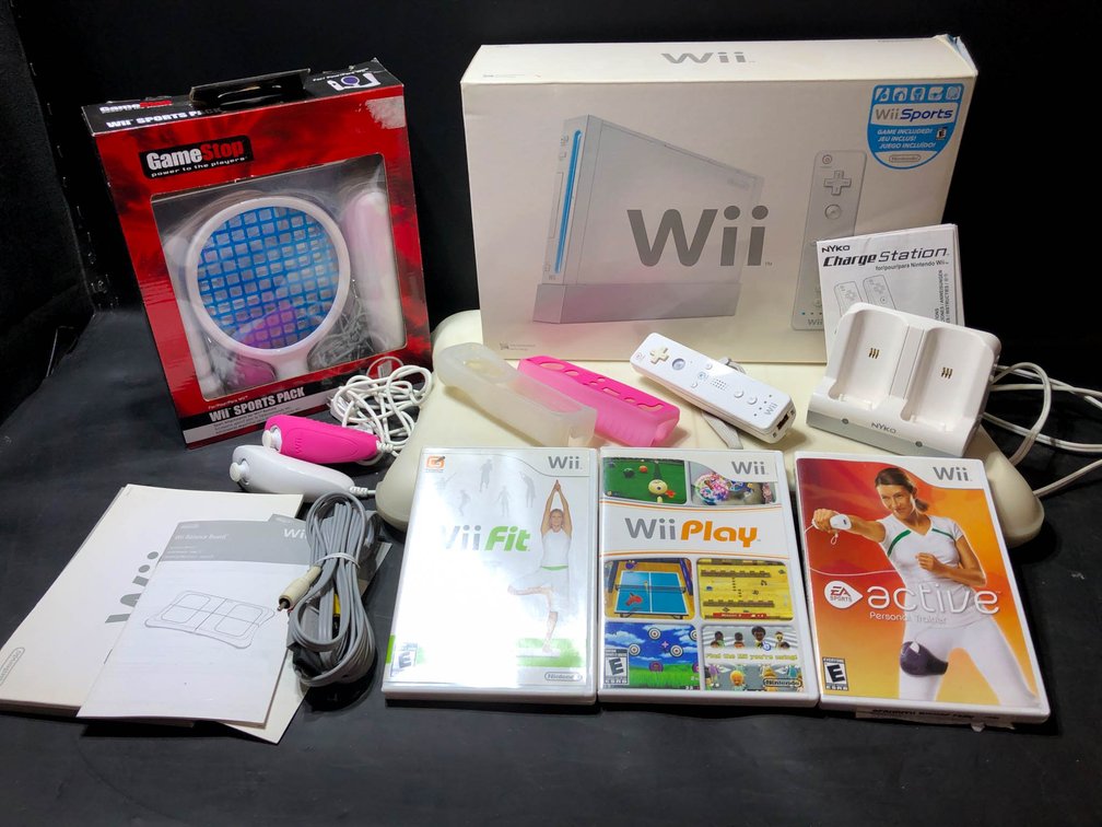 Nintendo Wii Console Bundle with Accessories and Games