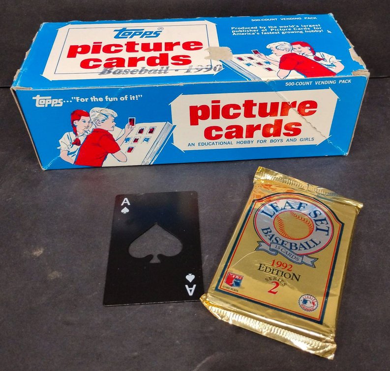 Topps Baseball Picture Cards Box 1990 With Sealed Leaf Cards 1992