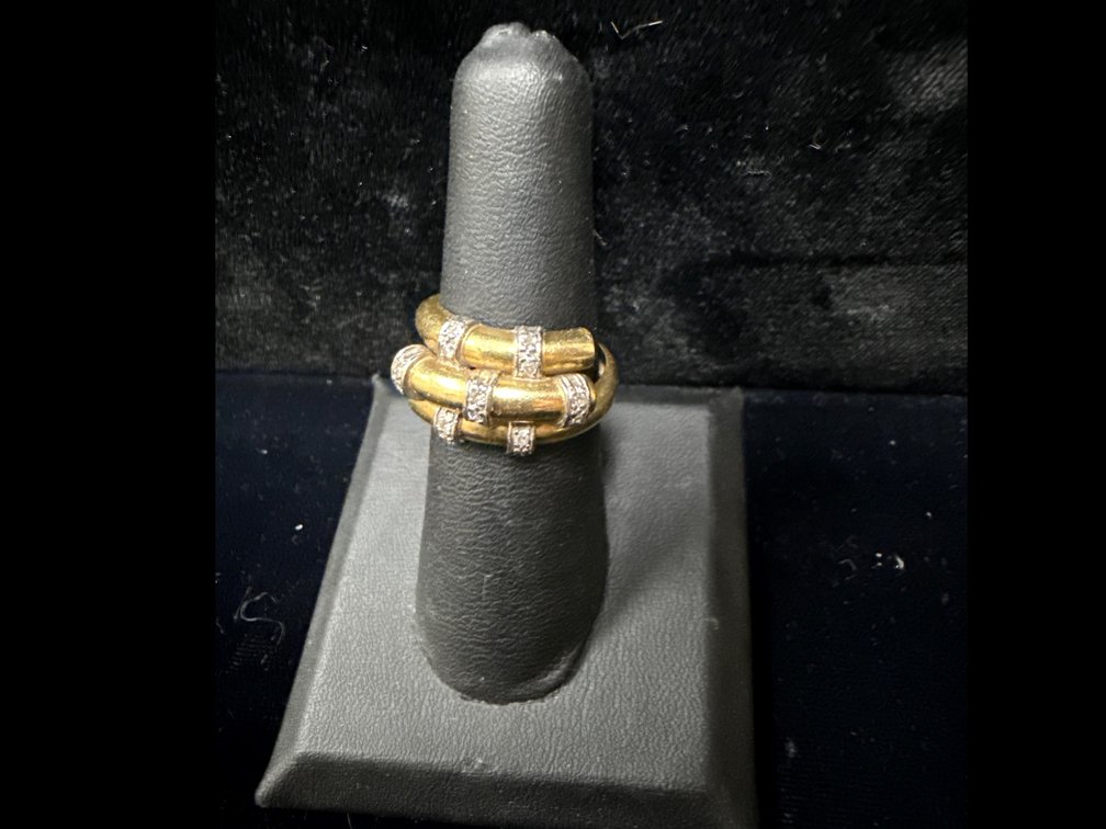 18K Gold and Diamond Ring, Size 6.5, 7.4 Grams