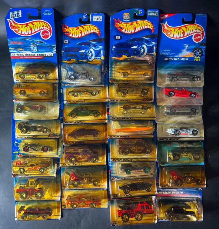 30 Hot Wheels Die-Cast Cars: Varied Models and Series