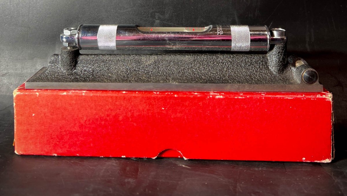 L.S. Starrett No. 98 8-Inch Precision Level with Ground Vial