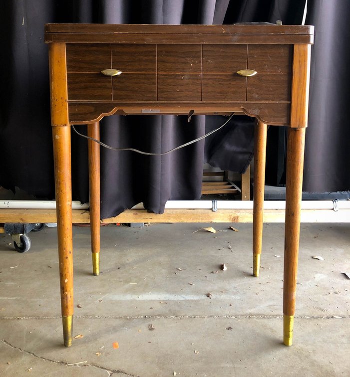 Singer Sewing Machine in Wooden Cabinet with Drop-Leaf Extension