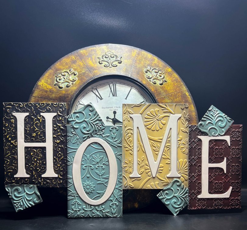 Round Decorative Wall Clock and ‘HOME’ Wall Decor Set