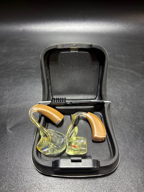 Starkey Hearing Aids with Custom Earmolds and Case