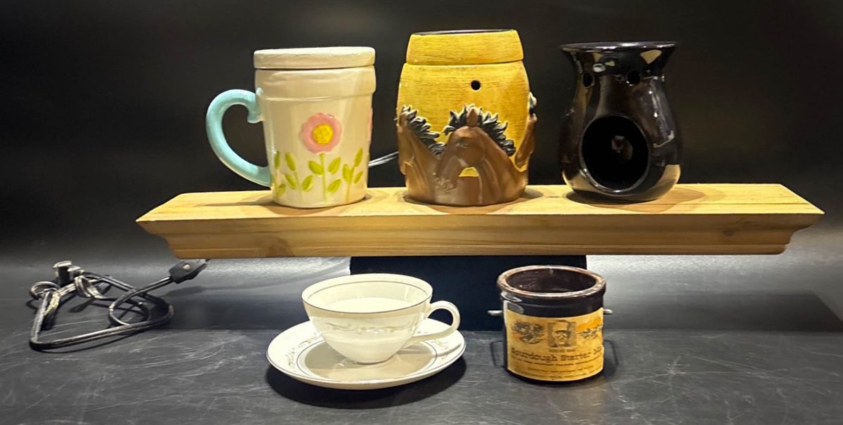 Decorative Ceramic Pieces With Candle and Warmer