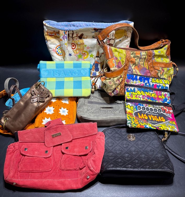 9 Women’s Handbags and Purses