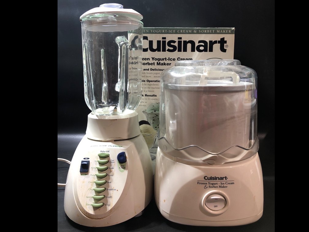 Cuisinart Blender and Frozen Yogurt-Ice Cream & Sorbet Maker Set
