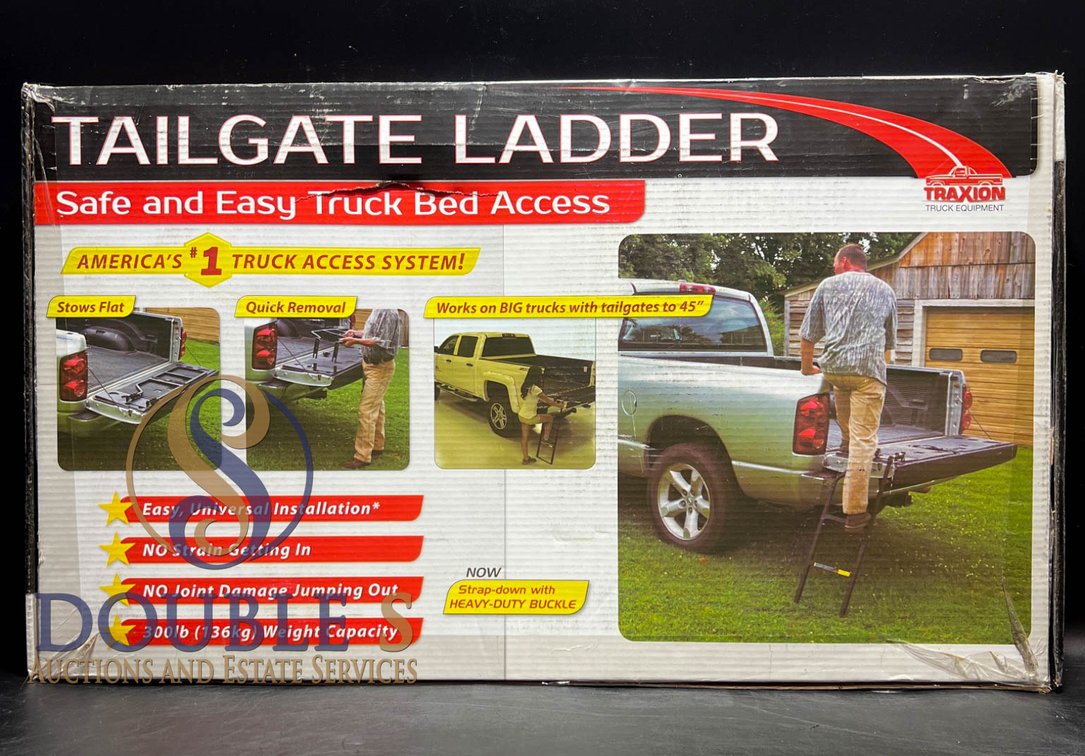 Traxion Tailgate Ladder with 300lb Weight Capacity