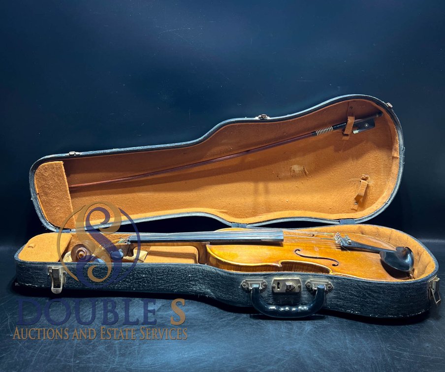 Wooden Violin with Fitted Carrying Case and Bow