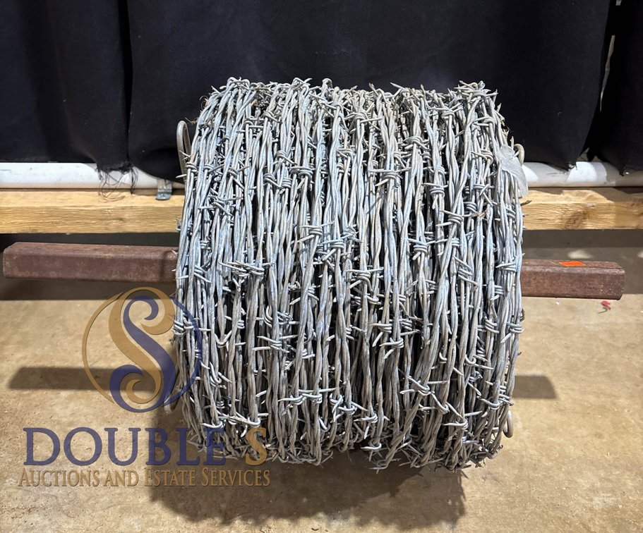 Roll of Steel Barbed Wire with Metal Spindle