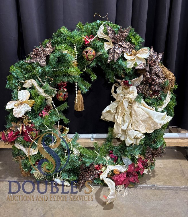 40-Inch Decorated Green Christmas Wreath with Ornaments and Ribbons