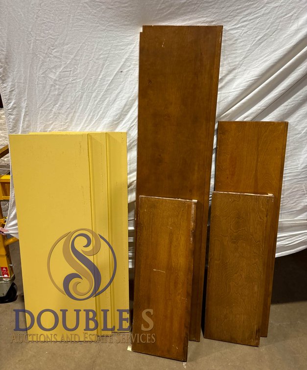 Wooden Boards in Various Sizes With Yellow and Medium-Dark Finishes