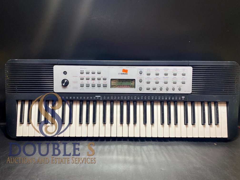Yamaha Electronic Keyboard with 61 Keys and LCD Display