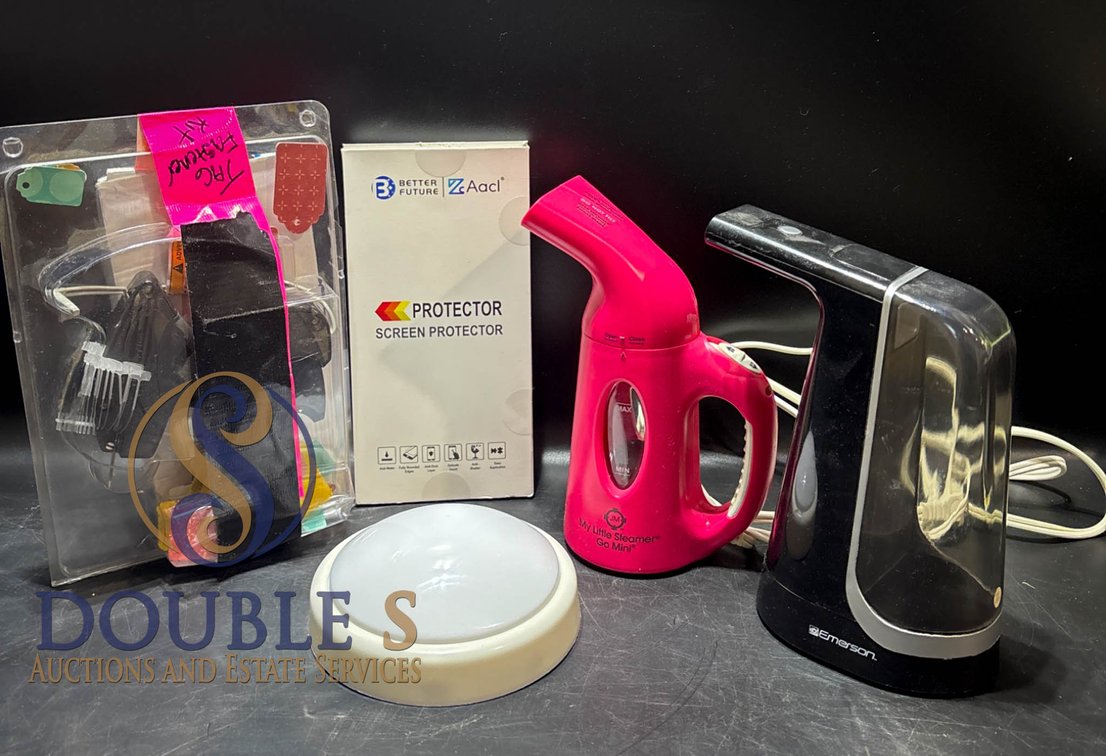 Lot with Steamer, Soap Dispenser, and Accessories