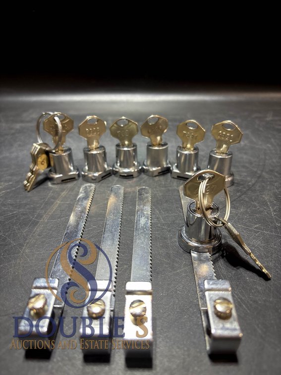 Chrome Plated Cam Locks with Keys and Adjustable Steel Straps