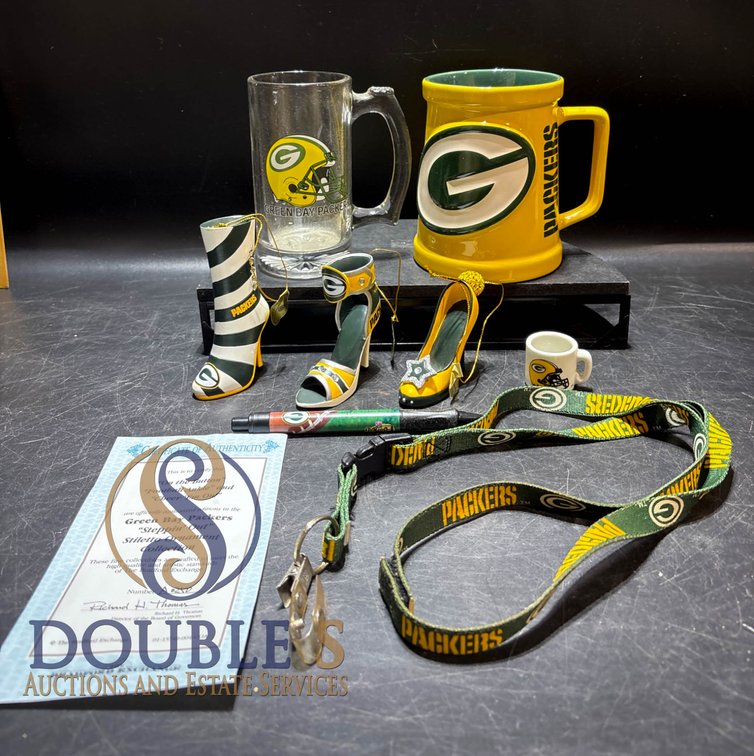 Green Bay Packers Collectible Bundle With Bradford Exchange Ornaments
