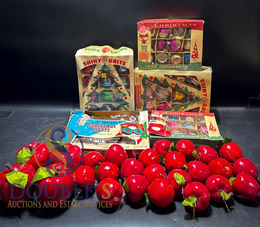 Vintage Christmas Ornaments and Decorations