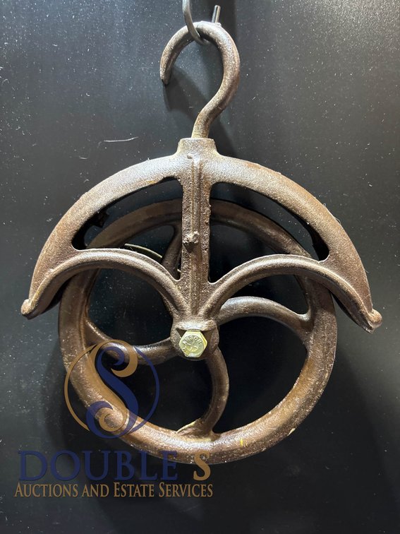 Cast Iron Barn Pulley with Hook