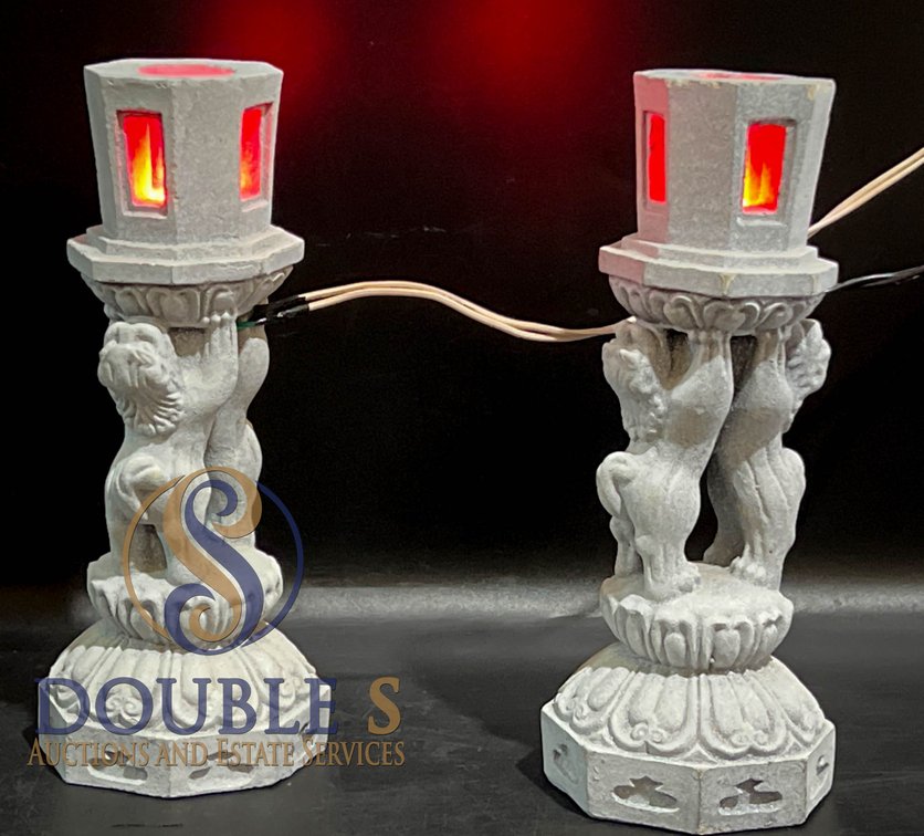 Stone-Style Electric Lanterns With Lion Motif
