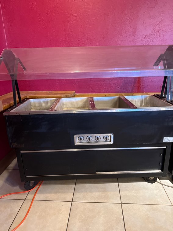 Duke DPAH-4HF M Portable Food Warmer with 4 Compartments and Sneeze Guard