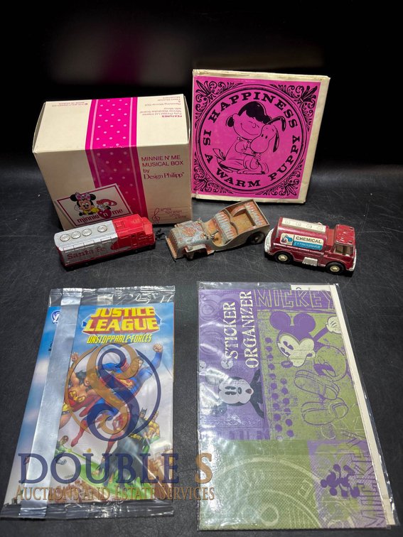 Lot Featuring Minnie 'n' Me, Justice League, Peanuts, and Die-Cast Vehicles