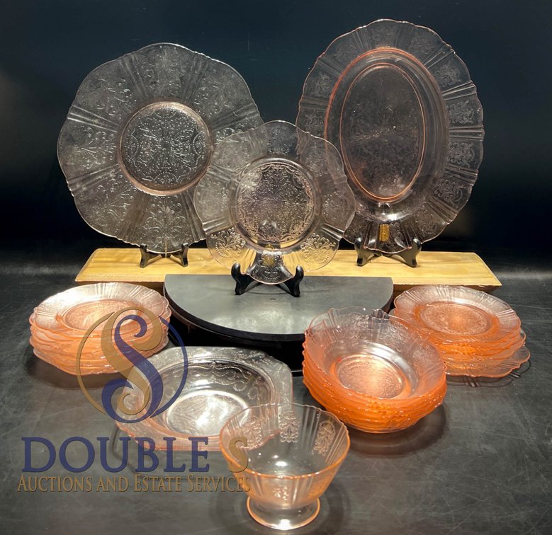Depression Glass Dinnerware with 24 Pieces in Pink and Clear Tones