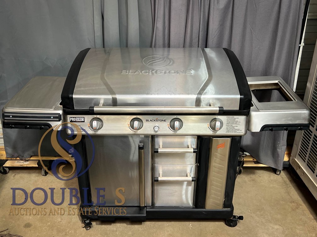 Blackstone Pro 4-Burner Griddle