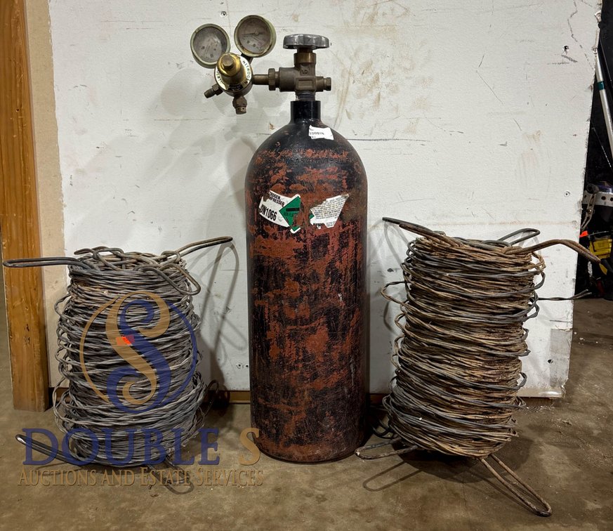 Nitrogen Tank with Regulator and Two Rolls of Wire