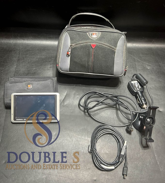 Garmin Nuvi GPS Unit with Accessories and SwissGear Travel Bag